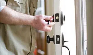 City Locksmith Store Providence, RI 401-424-9525 City Locksmith Store Providence, RI 401-424-9525 - 9-Locks-Change